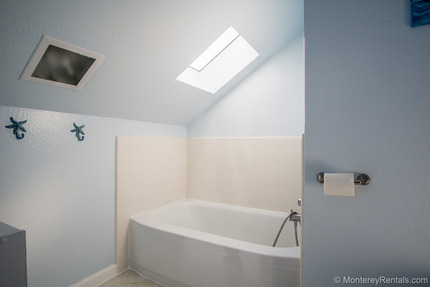 Bathroom - Apartment Serendipity B, Central Pg
