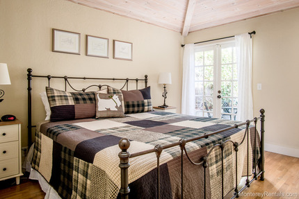 Master Bedroom - Thistle Cottage, Carmel By The Sea
