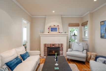 Living Room - Crystal Cottage, Central PG