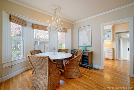 Dining Area - Crystal Cottage, Central PG