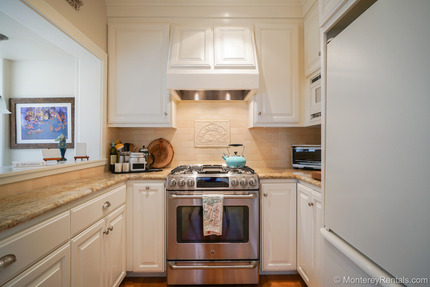 Kitchen - Crystal Cottage, Central PG