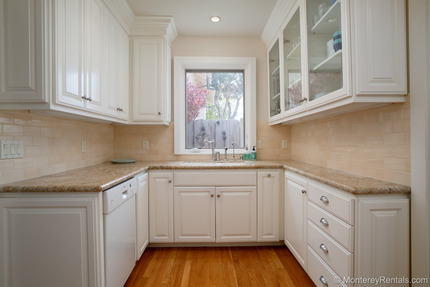 Kitchen - Crystal Cottage, Central PG