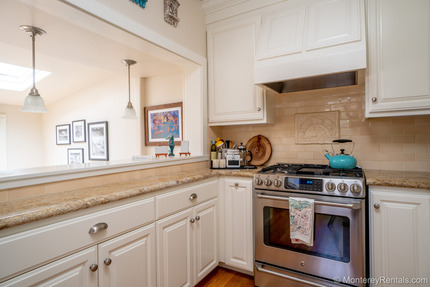 Kitchen - Crystal Cottage, Central PG