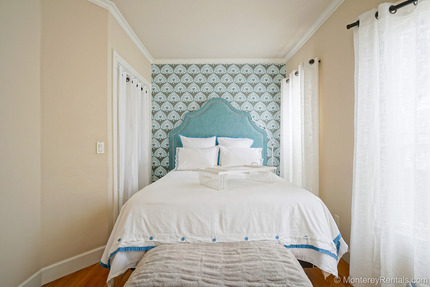 Master Bedroom - Crystal Cottage, Central PG